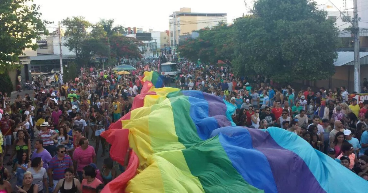 Cores, luta e alegria Parada LGBT+ transforma Divinópolis em palco da diversidade no dia 28