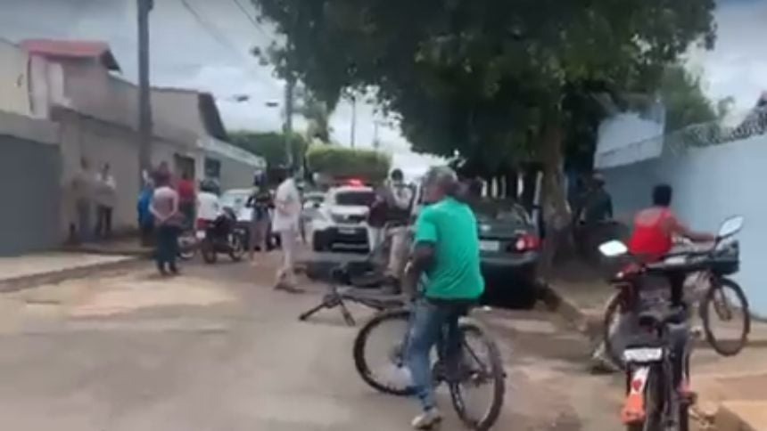Execução em plena luz do dia Pompéu vive tarde de horror com tiros perto de escola; vídeo mostra momento dos tiros