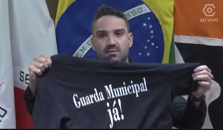 Flávio Marra comemora vitória Guarda Municipal de Divinópolis vira realidade