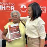 Prefeitura de Divinópolis entrega títulos de imóveis a 27 famílias e garante dignidade