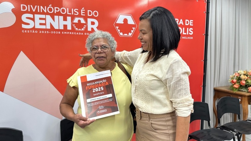 Prefeitura de Divinópolis entrega títulos de imóveis a 27 famílias e garante dignidade