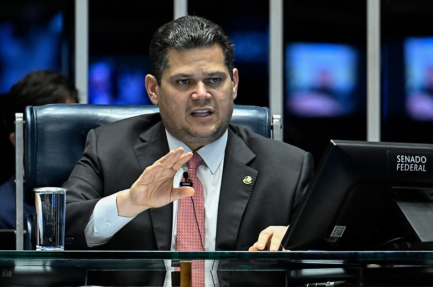 Senado enterra PEC da Blindagem