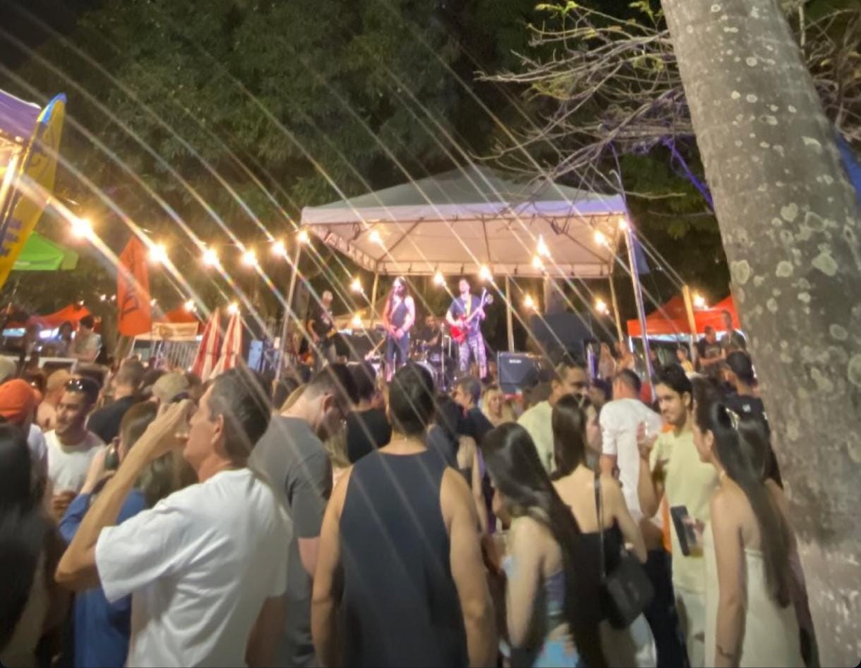 Enquanto alguns reclamam, milhares se divertem Prato da Casa segue levando alegria e cultura às praças com feirinhas