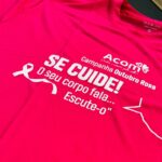 Outubro Rosa Acom inicia venda de camisas e reforça alerta sobre diagnóstico precoce do câncer de mama
