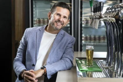 “Sou forçado a ficar fora de bares e eventos”, diz CEO da Heineken