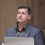 Vereador Rodyson do Zé Milton repudia decisão que libera placas solares no Lago das Roseiras