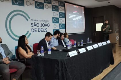 Brainlab promove simpósio sobre suíte robótica em parceria com Complexo de Saúde São João de Deus