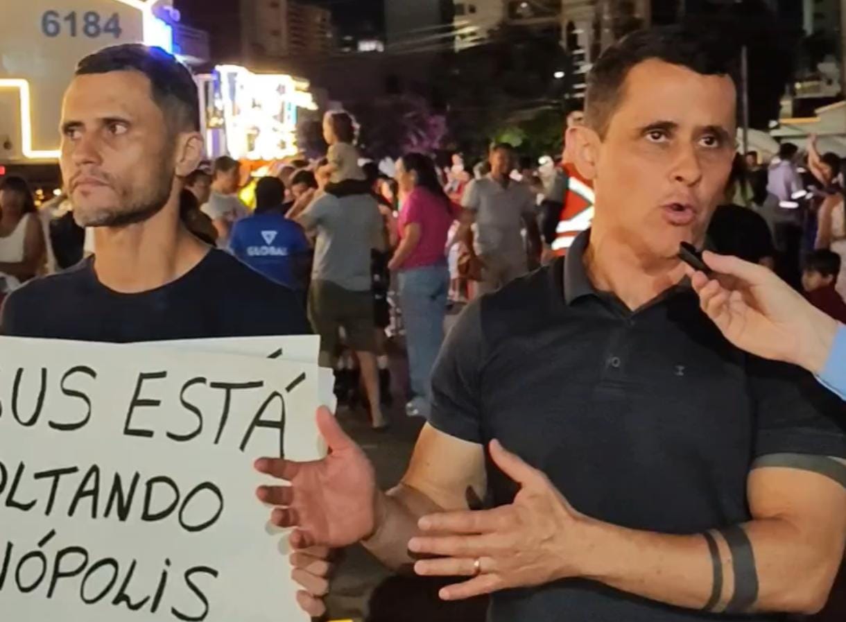 Fé e família guiam discurso de Gleidson e Eduardo no início do Natal Iluminado