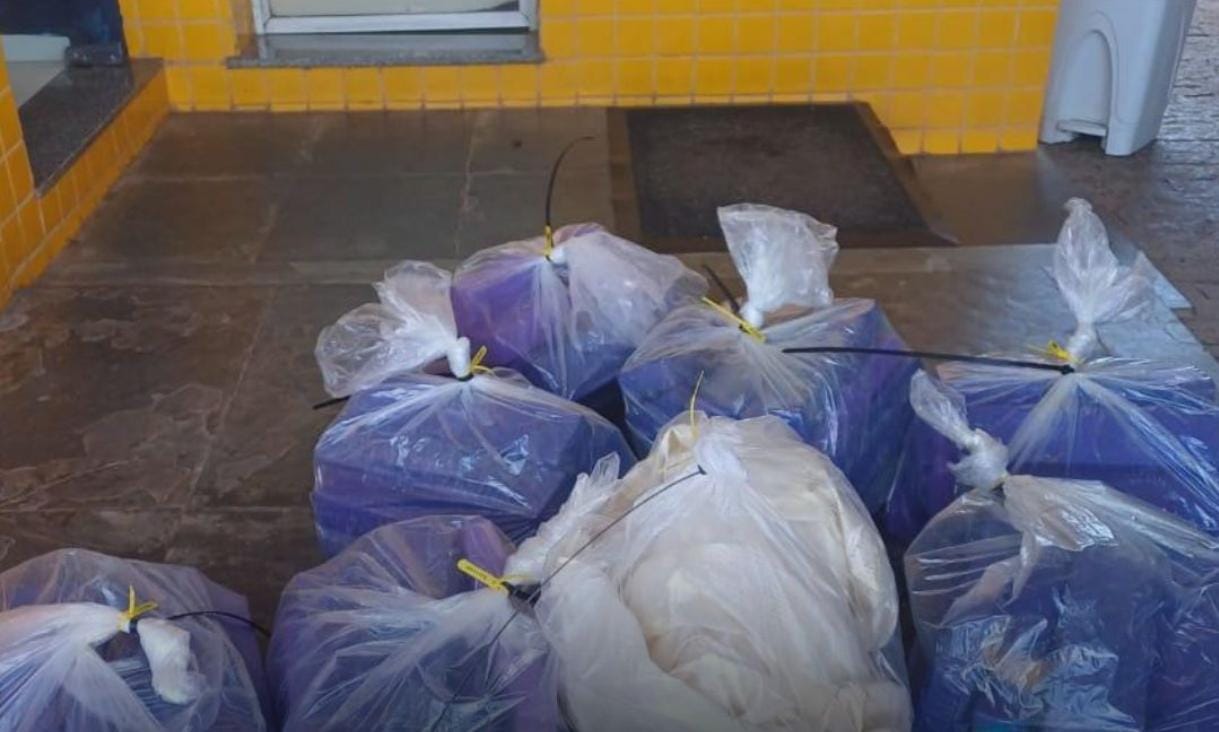 PRF apreende 120 kg de maconha na BR-262 em Bom Despacho