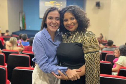 Prêmio idealizado por Kell Silva reconhece iniciativas que ampliam identidade e combatem o racismo nas escolas