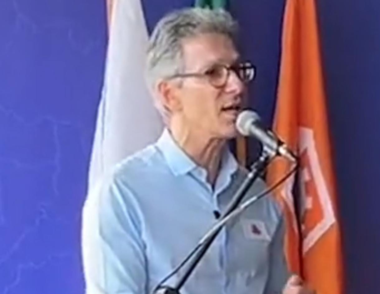 Zema defende privatizações e acusa políticos de manipular população, durante inauguração do gasoduto em Divinópolis