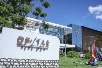 Jair Bolsonaro é internado em Brasília para cirurgia de hérnia inguinal