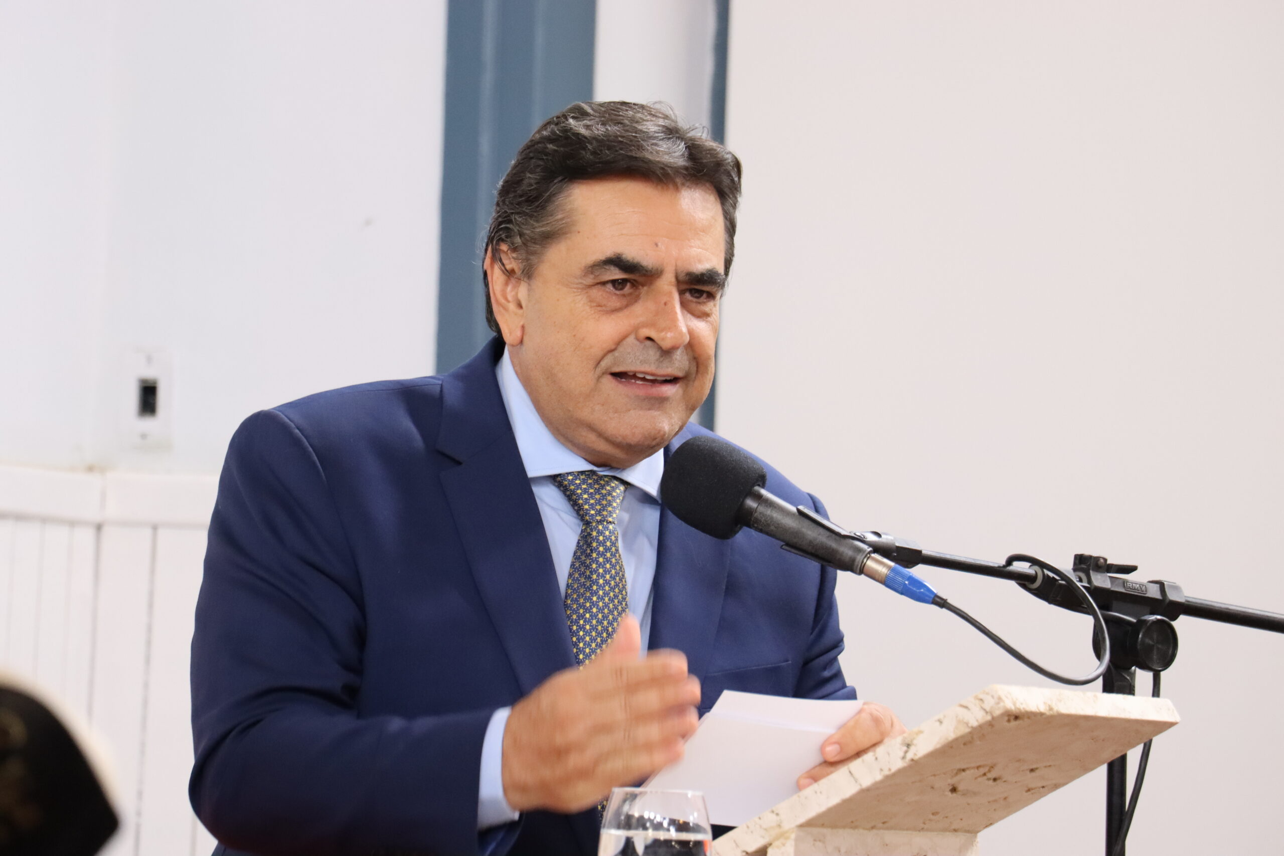 Domingos Sávio assina pedido de CPMI do Banco Master e alerta para riscos às aposentadorias