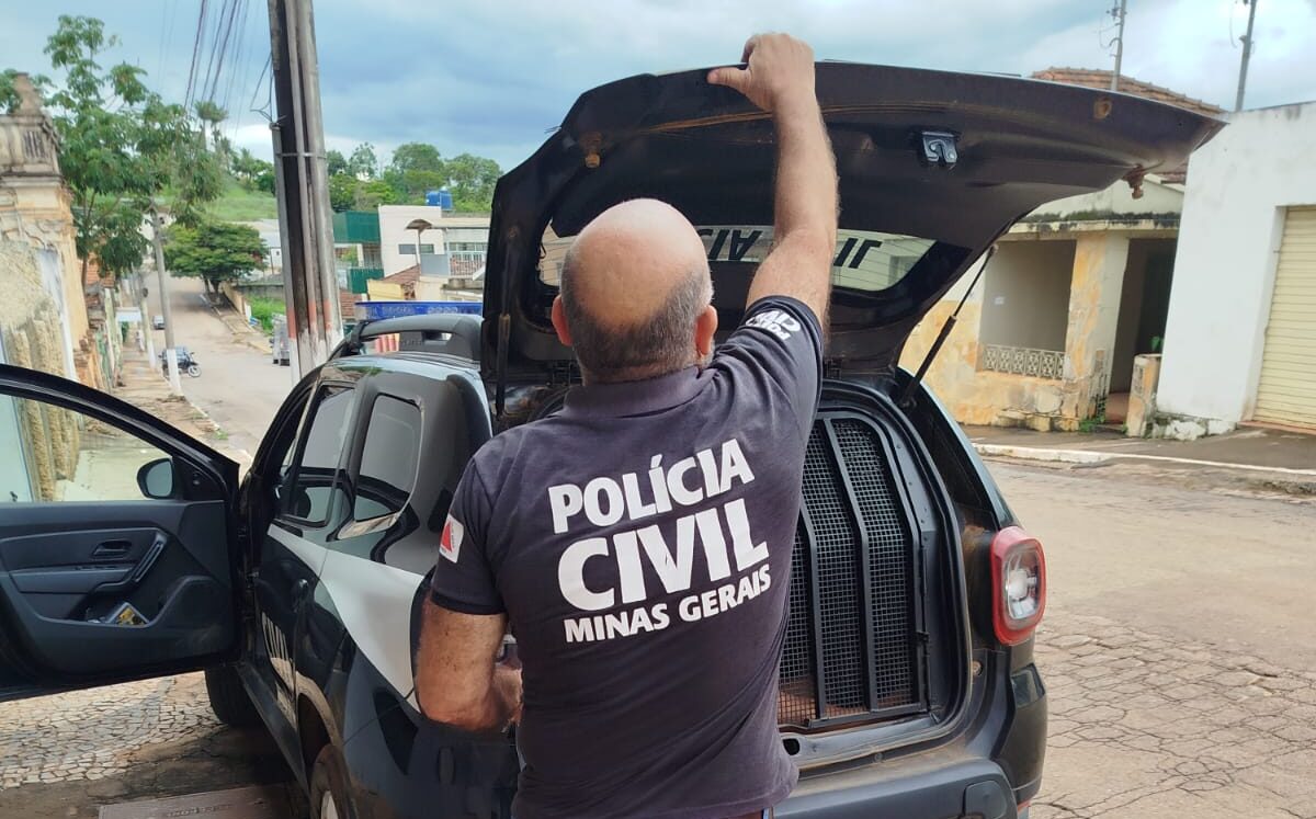 Presentes e chantagem idoso é preso por abusar de adolescentes e crianças