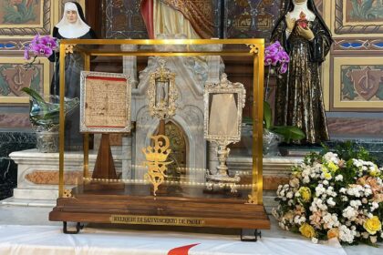 Relíquias de São Vicente de Paulo percorrem paróquias da Diocese de Divinópolis em peregrinação