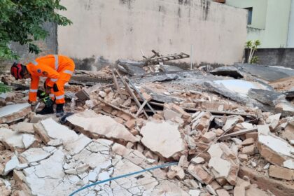 Tragédia em Divinópolis idoso morre após laje desabar durante demolição de imóvel