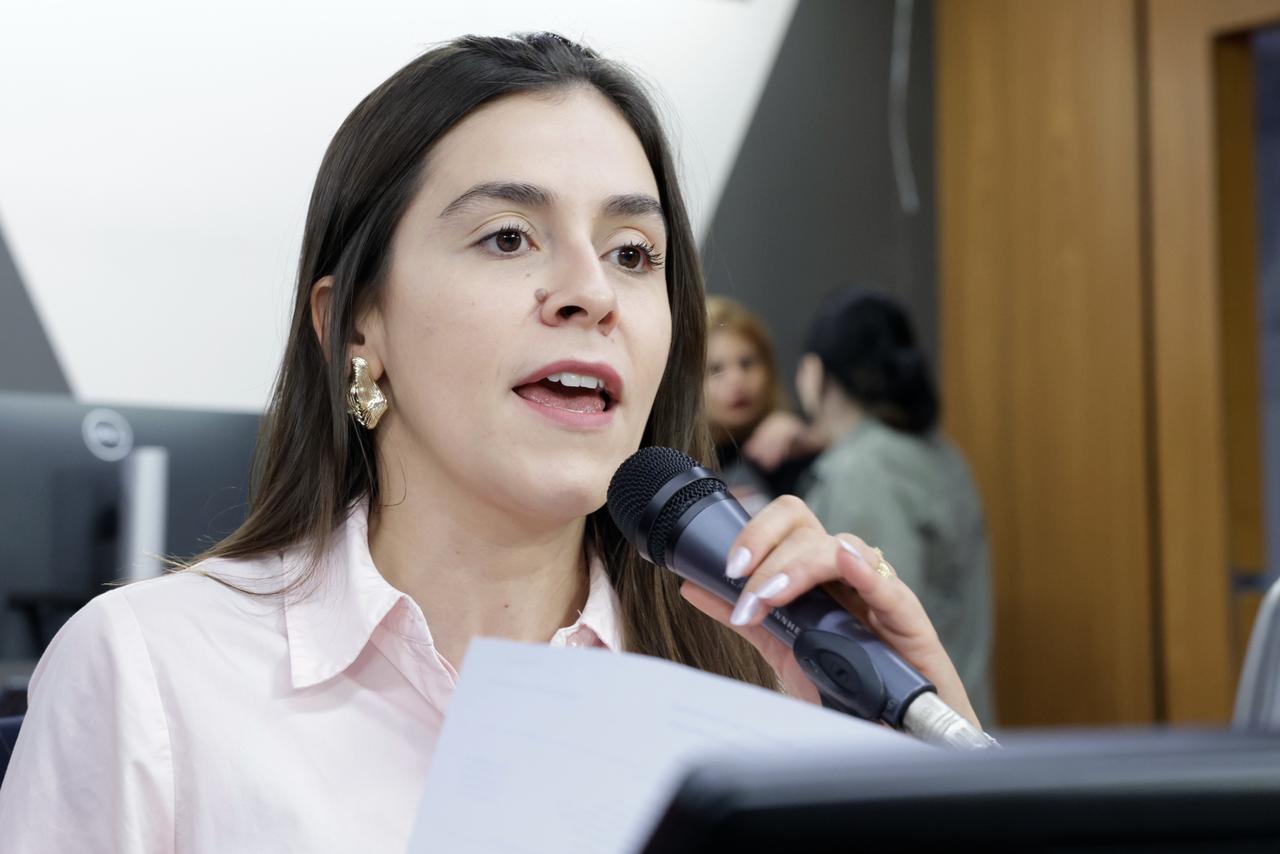 Lohanna, Deputada Lohanna, Divinópolis, SAMU, UEMG Divinópolis, Hospital São João de Deus, Hospital Regional de Divinópolis, Emendas Parlamentares, Saúde MG, Educação Minas Gerais, Restaurante Universitário, Ebserh, CIS-URG.