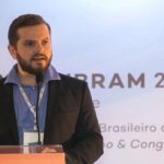 Hidelbrando Neto ex-vice-prefeito de Itaúna retorna ao Brasil para prisão domiciliar e é visto em loja de Divinópolis