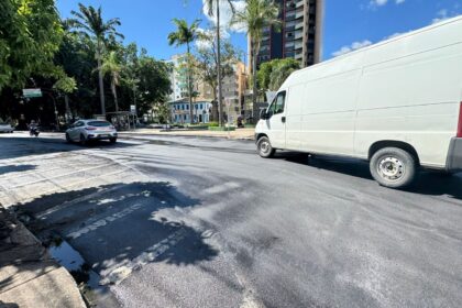 Visão de Longo Prazo Modernização asfáltica na Praça da Catedral garante segurança e estabilidade viária para a próxima década