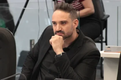 Embate na Câmara Flávio Marra rebate carona em projeto da merenda escolar e reafirma autoria de 2025