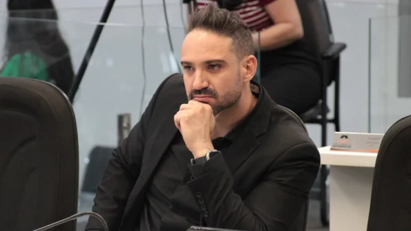 Embate na Câmara Flávio Marra rebate carona em projeto da merenda escolar e reafirma autoria de 2025