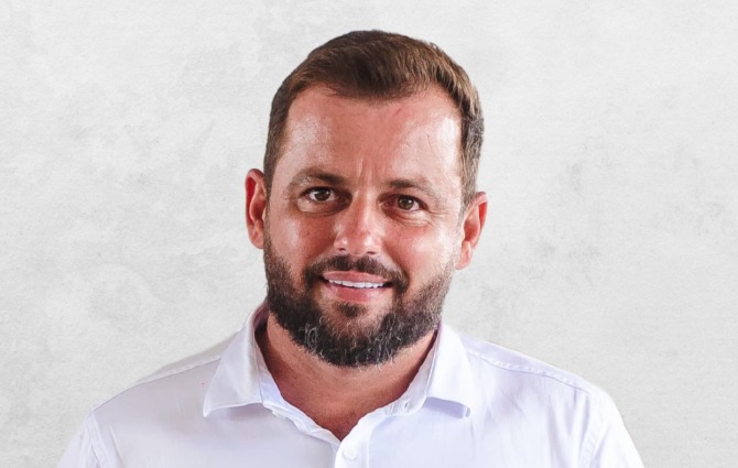 Violência e Perseguição Detalhes da prisão do vereador Eduardo Cezar por agressão a mulher em restaurante