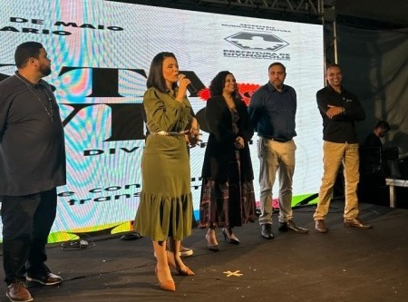 Festa do Livro começa em Divinópolis com incentivo à leitura e alerta sobre excesso de telas nas crianças