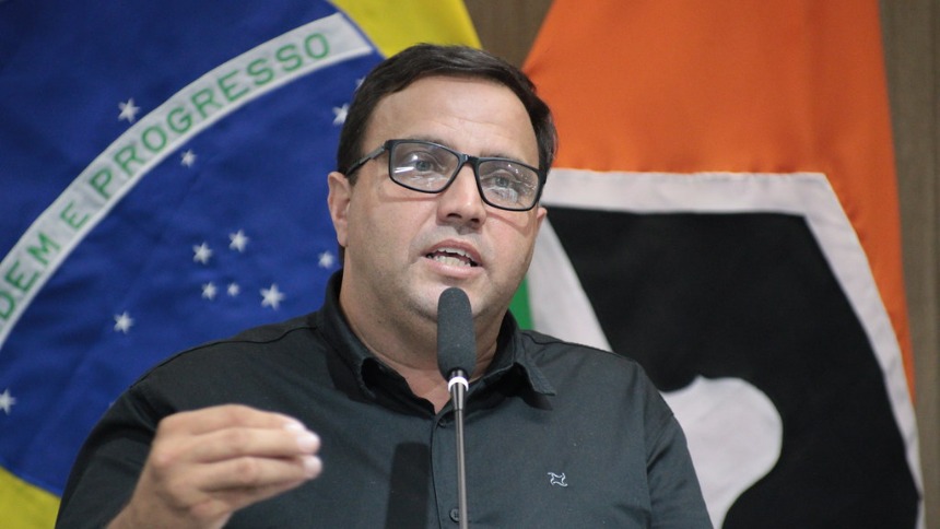 Proteção à Vida Projeto de Ney Burguer impõe presença de guarda-vidas, clubes, escolas e associações é aprovado, em Divinópolis