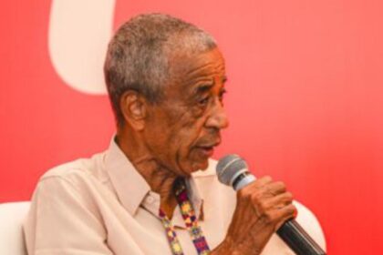 Trajetória do jornalista Roberto Pereira é coroada com a Medalha Candidés, a maior honraria do município de Divinópolis
