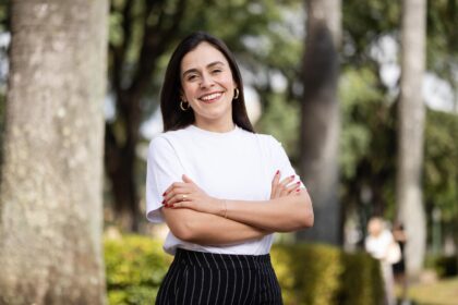 Rumo a Brasília Lohanna França lança pré-candidatura a deputada federal em Divinópolis