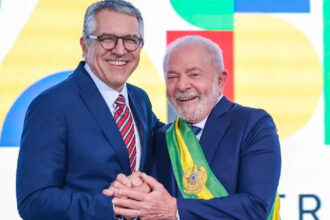 Sem credenciamento de imprensa e sem agenda oficial Incertezas marcam vinda de Lula e Padilha a Divinópolis