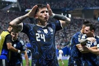 Com show de garra e Messi decisivo, Argentina elimina a Inglaterra e está na final