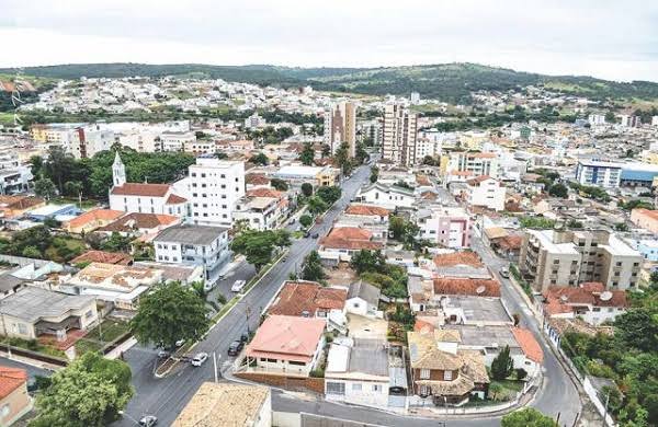 Explosão em fábrica de fogos mata trabalhador em Santo Antônio do Monte nesta quinta