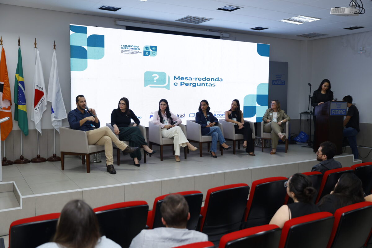 Humanização e combate ao câncer Acom realiza evento focado na atenção primária e acolhimento em Divinópolis