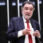 Candidato do PT ao Governo de Minas, Patrus Ananias, evita propostas concretas, se exalta em sabatina e ignora segurança