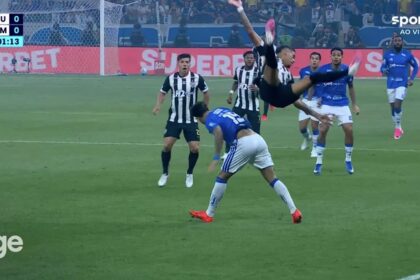 STJD denuncia Kaio Jorge por entrada em Ruan no clássico; atacante do Cruzeiro pode pegar até seis jogos de suspensão