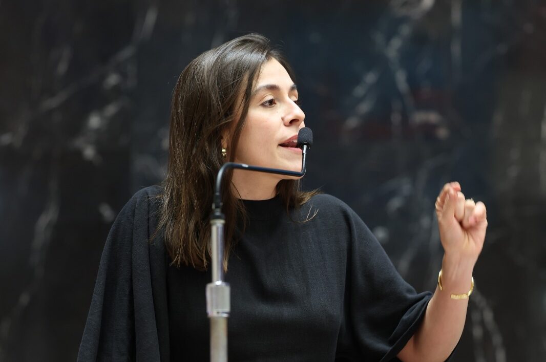 Questão de dignidade Lohanna França cobra Copasa e governo estadual por falta prolongada de água