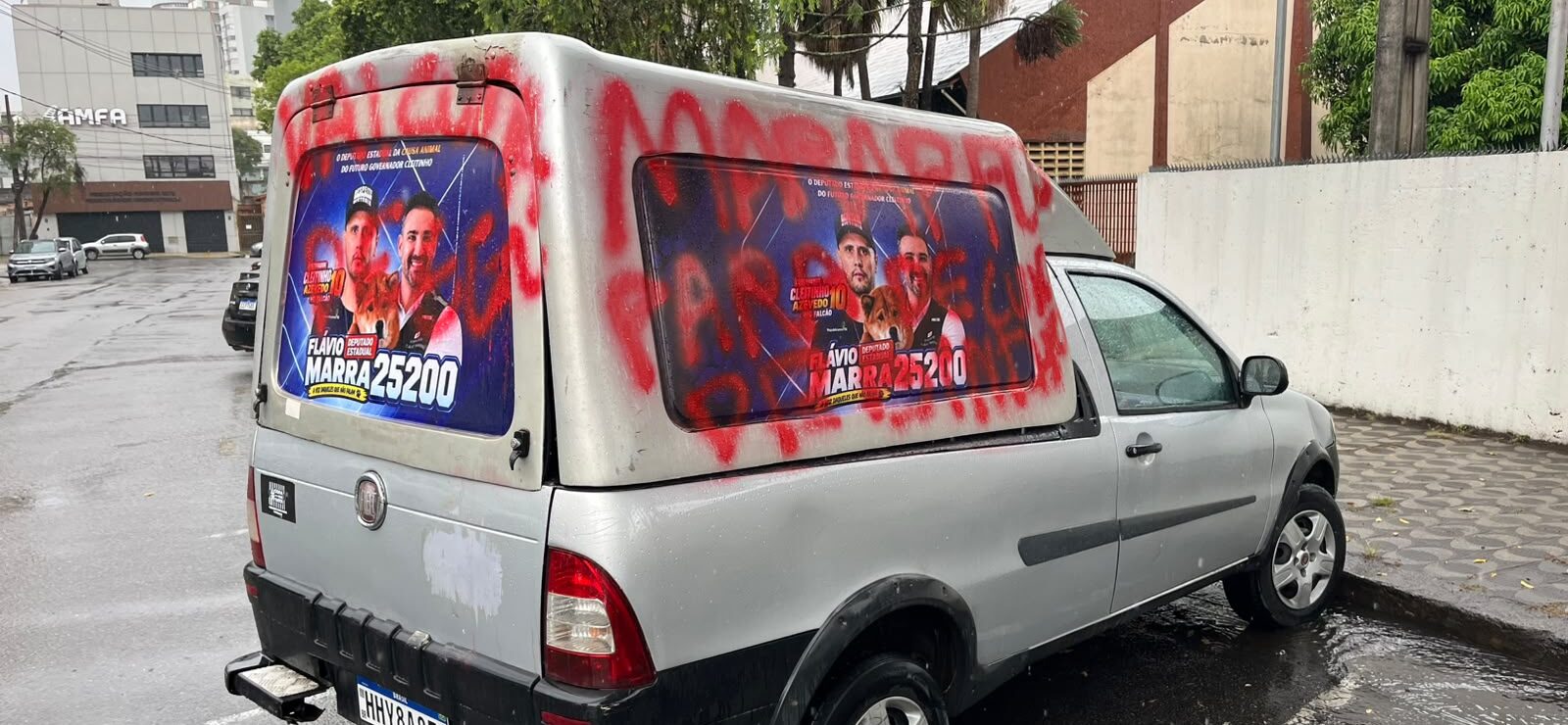 Covardia, Intolerância e vandalismo Caminhonete de Flávio Marra é vandalizada em Divinópolis